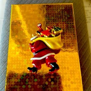 Vintage 50s Mode Art signed red enamel Santa Claus Pin Brooch